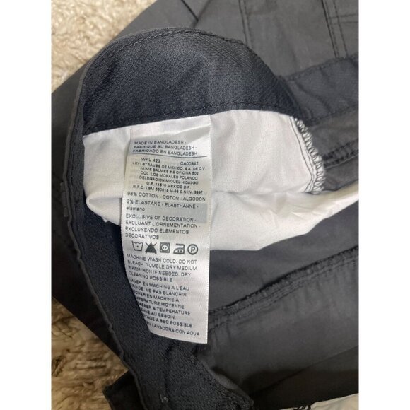 Signature Mens Levi Strauss Grey Cargo Shorts NEW 42W #0569 - Picture 4 of 15